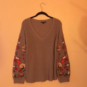 Floral sleeve American Eagle sweater